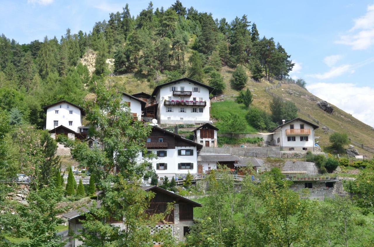 Stilfser Haeuschen Mit Blick Auf Koenig Ortler Vila Exterior foto