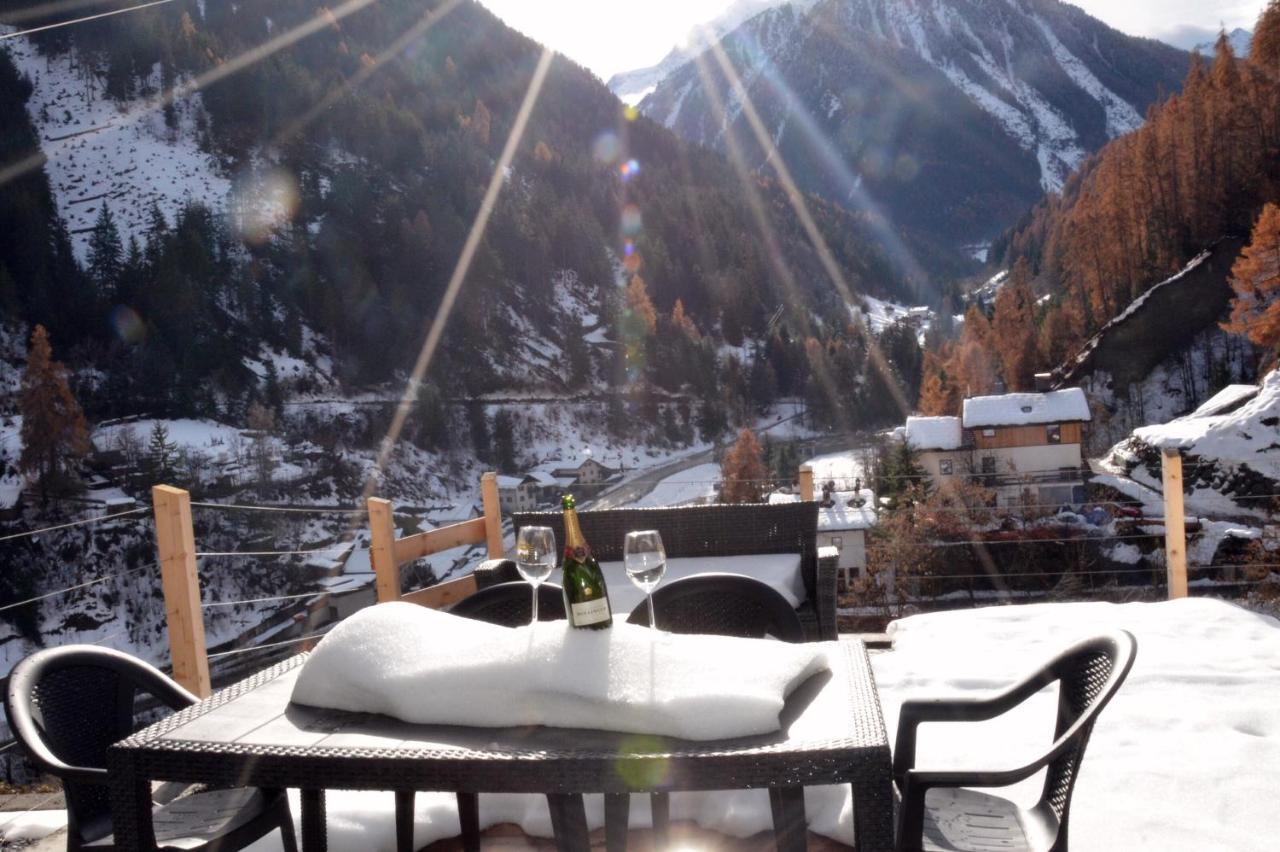 Stilfser Haeuschen Mit Blick Auf Koenig Ortler Vila Exterior foto